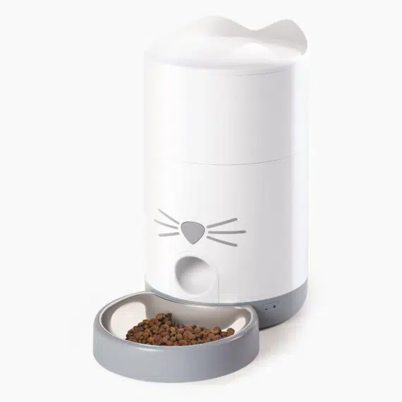 Cat feeder